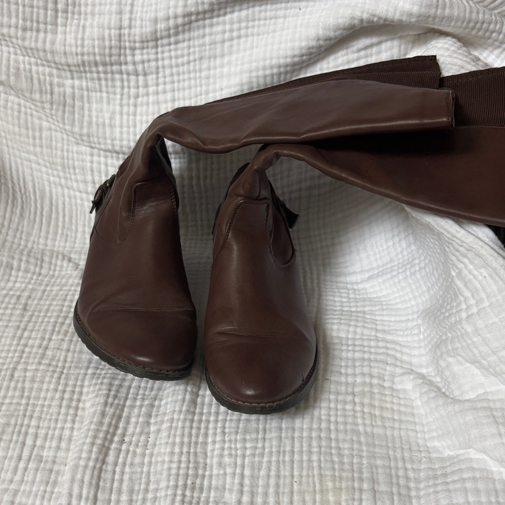 G.H. Bass & Co. Rich Brown Heeled Boots